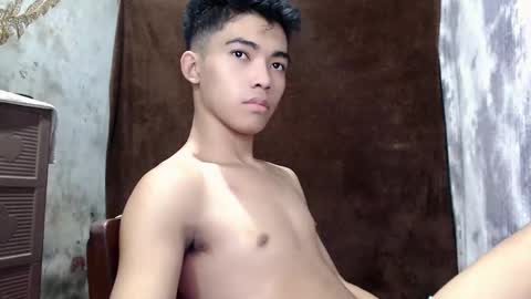 laurence_cuttieguyhere online show from April 24, 7:05 pm