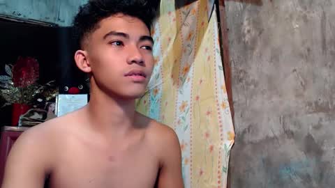 laurence_cuttieguyhere online show from April 19, 7:05 pm