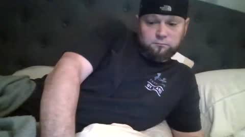 layinlow42 online show from December 9, 6:08 pm