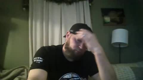 layinlow42 online show from February 20, 4:28 am