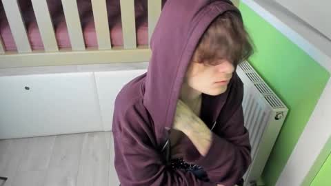 Alex online show from December 4, 3:46 am