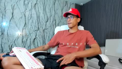 leam_1 online show from February 27, 2:56 am