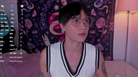 Snapshot of leaneseb chatting on January 9, 2:18 pm leaneseb online show from January 9, 2:18 pm