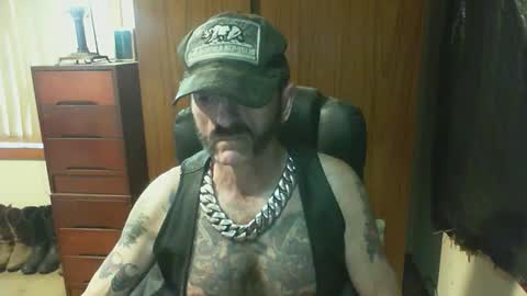 leathergreaser online show from February 5, 11:12 pm