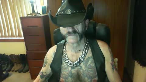 leathergreaser online show from October 29, 10:13 pm