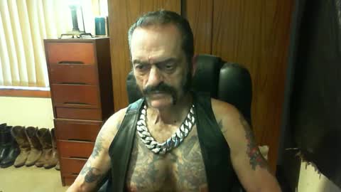 leathergreaser online show from January 27, 8:49 pm
