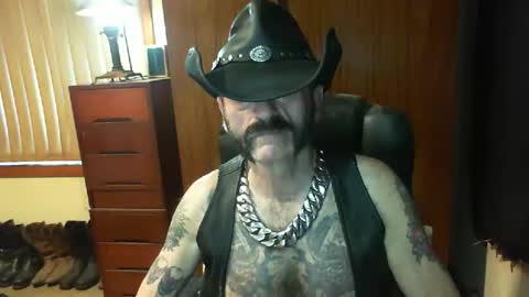 leathergreaser online show from December 21, 7:44 pm