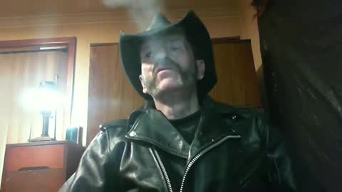 leathergreaser online show from April 14, 7:46 pm