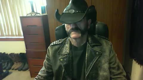 leathergreaser online show from October 23, 9:51 pm