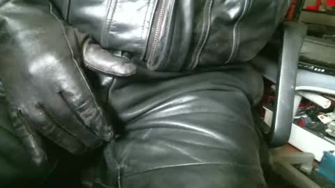 Leathermotocross online show from May 17, 2:24 pm