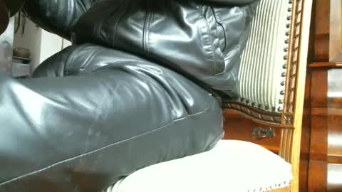 Leathermotocross online show from December 4, 1:20 pm