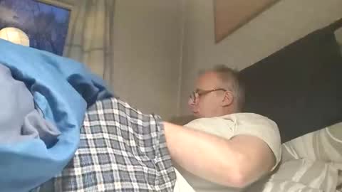 Snapshot of lechertachatte4444 chatting on February 20, 5:51 pm lechertachatte4444 online show from February 20, 5:51 pm