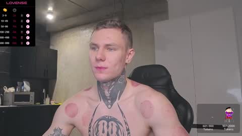 Snapshot of lechery_boy chatting on January 24, 8:23 am Lechery boy online show from January 24, 8:23 am