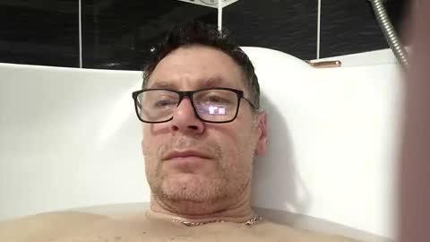 lecsucsi online show from February 6, 9:01 pm