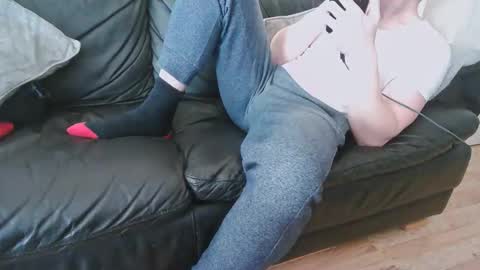 UK lover online show from April 3, 11:29 am