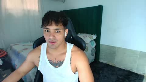  Lei  online show from April 23, 8:44 pm