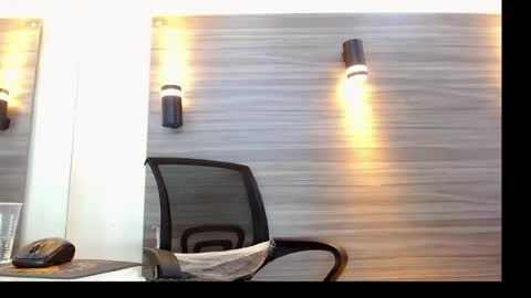 lelehott01 online show from June 26, 7:33 am