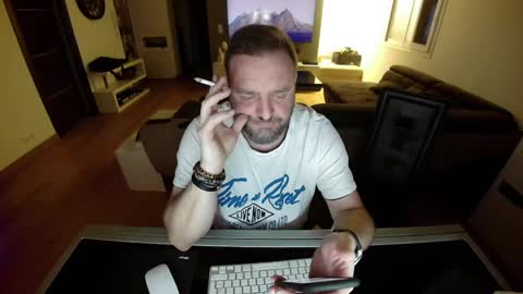 Snapshot of lemouth006 chatting on December 31, 10:01 pm Ange online show from December 31, 10:01 pm