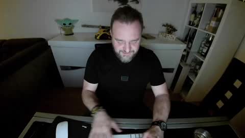 Snapshot of lemouth006 chatting on February 8, 9:04 pm Ange online show from February 8, 9:04 pm