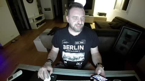 Snapshot of lemouth006 chatting on January 16, 9:19 pm Ange online show from January 16, 9:19 pm