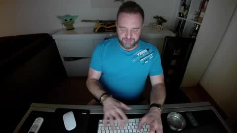 Snapshot of lemouth006 chatting on February 6, 8:45 pm Ange online show from February 6, 8:45 pm