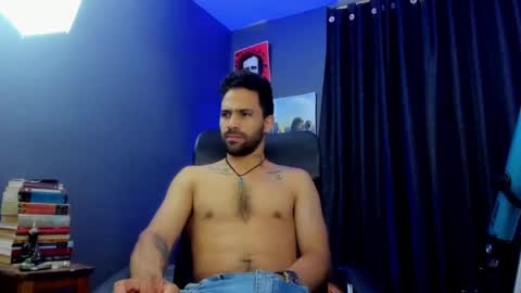Snapshot of leo_diaz01 chatting on January 22, 6:42 am Leo Diaz online show from January 22, 6:42 am