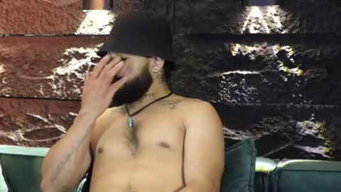 Snapshot of leo_diaz01 chatting on September 25, 2:32 am Leo Diaz online show from September 25, 2:32 am