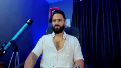 Snapshot of leo_diaz01 chatting on January 3, 10:51 pm Leo Diaz online show from January 3, 10:51 pm