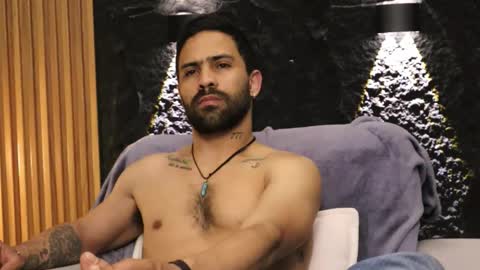 Leo  Diaz online show from February 3, 6:22 am