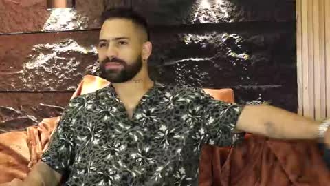 Snapshot of leo_diaz01 chatting on October 5, 3:21 am Leo Diaz online show from October 5, 3:21 am