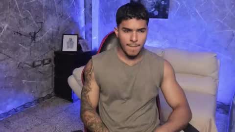 Leo independent model online show from November 18, 12:03 am