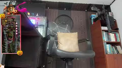 Snapshot of leon_1717 chatting on October 16, 1:52 pm Leon online show from October 16, 1:52 pm