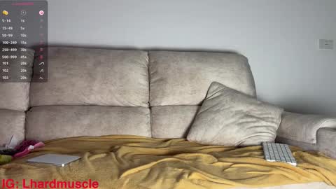 Leon online show from November 12, 1:44 am