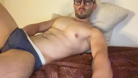 Snapshot of leonandresough chatting on October 10, 2:38 am leonandresough online show from October 10, 2:38 am