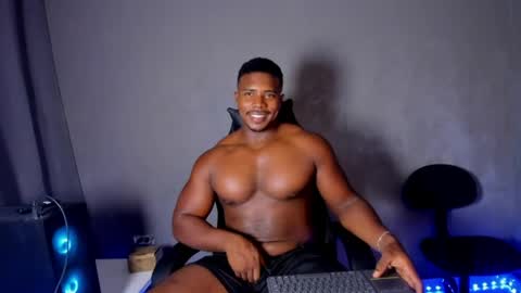 Leandro jones online show from April 20, 10:34 pm