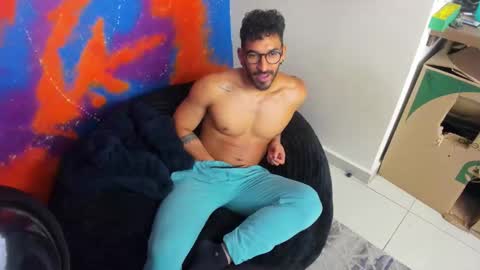 Snapshot of leondevereda_ chatting on October 18, 12:26 am Len online show from October 18, 12:26 am