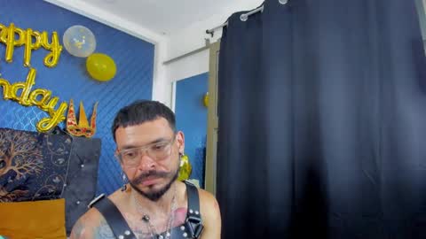 Snapshot of leondevereda_ chatting on February 21, 1:00 am Len online show from February 21, 1:00 am