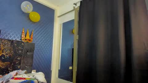 Snapshot of leondevereda_ chatting on February 23, 11:47 pm Len online show from February 23, 11:47 pm
