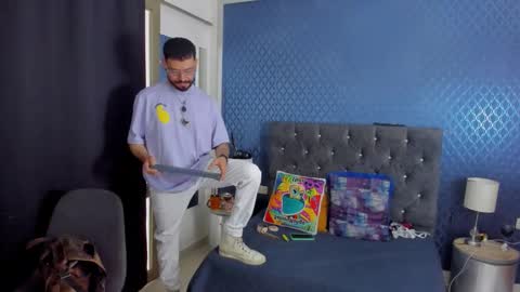 Snapshot of leondevereda_ chatting on December 31, 9:28 pm Len online show from December 31, 9:28 pm