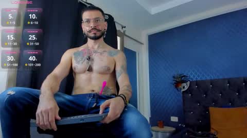 Snapshot of leondevereda_ chatting on January 25, 7:39 pm Len online show from January 25, 7:39 pm