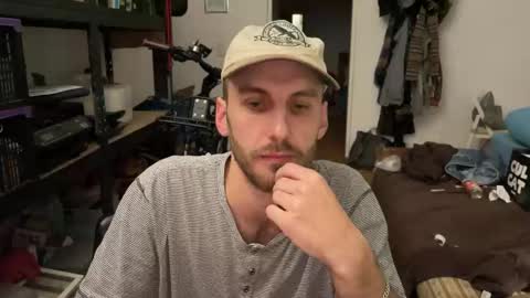 Leon online show from November 27, 3:38 pm