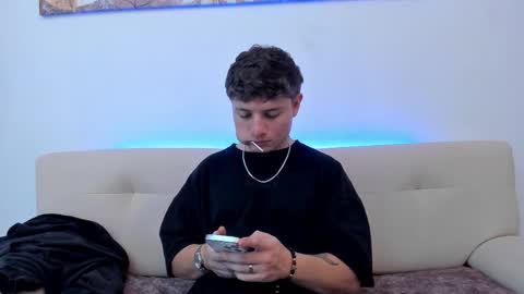 Leo  online show from October 20, 9:08 pm