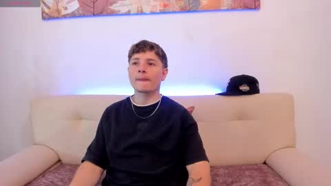 Snapshot of leoo_miller chatting on October 14, 9:11 pm Leo online show from October 14, 9:11 pm