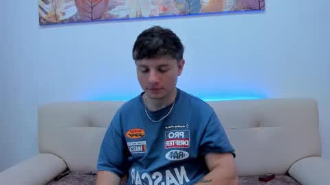 Snapshot of leoo_miller chatting on October 15, 9:22 pm Leo online show from October 15, 9:22 pm