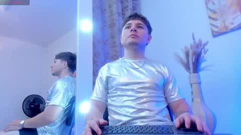 Snapshot of leoo_miller chatting on October 16, 9:45 pm Leo online show from October 16, 9:45 pm