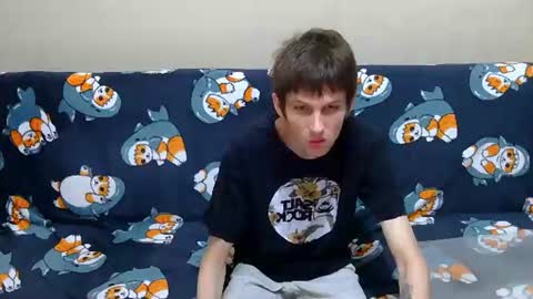 lester_broo online show from August 2, 7:45 pm