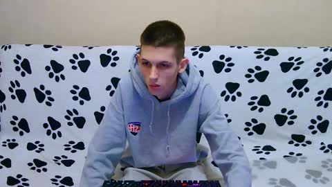 lester_broo online show from April 19, 10:23 pm