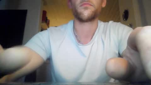 levaithen369 online show from April 1, 7:44 pm