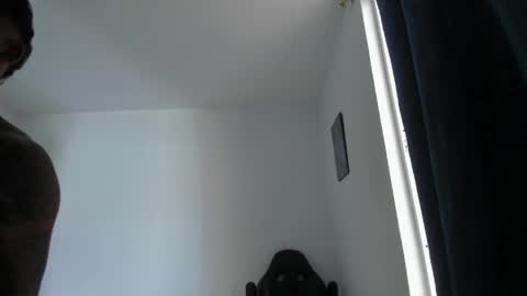 levi ferrer online show from April 3, 1:02 am