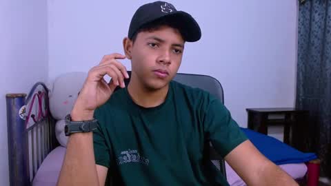      0600AM-1200PM - online show from November 30, 3:19 am